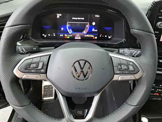 Volkswagen T-Roc view 14