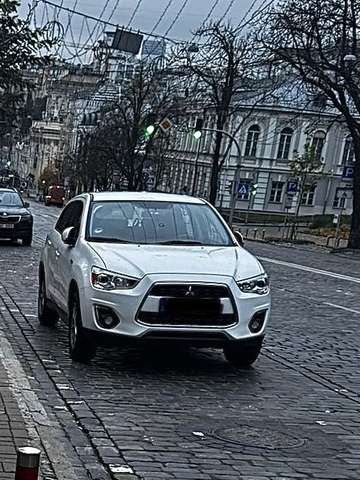 Imagine Mitsubishi ASX 1.6 2WD Diamant Edition+