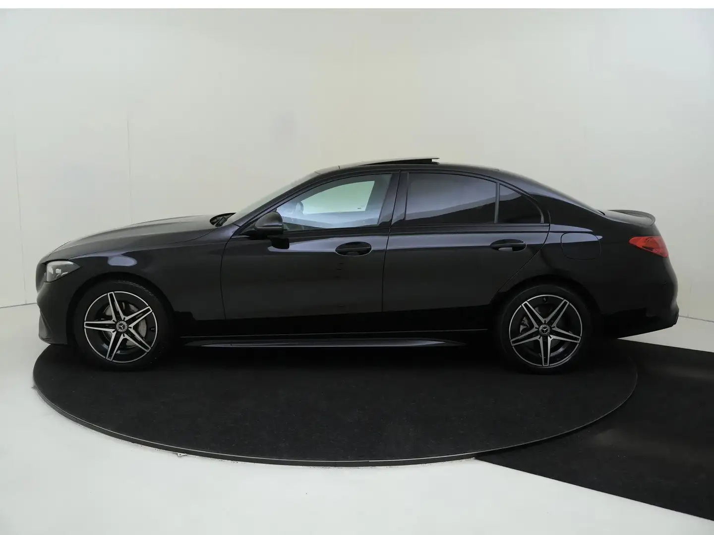 Mercedes-Benz C 300 e AMG Line /Panoramadak /Elek Trekhaak /Nightpakke Zwart - 2
