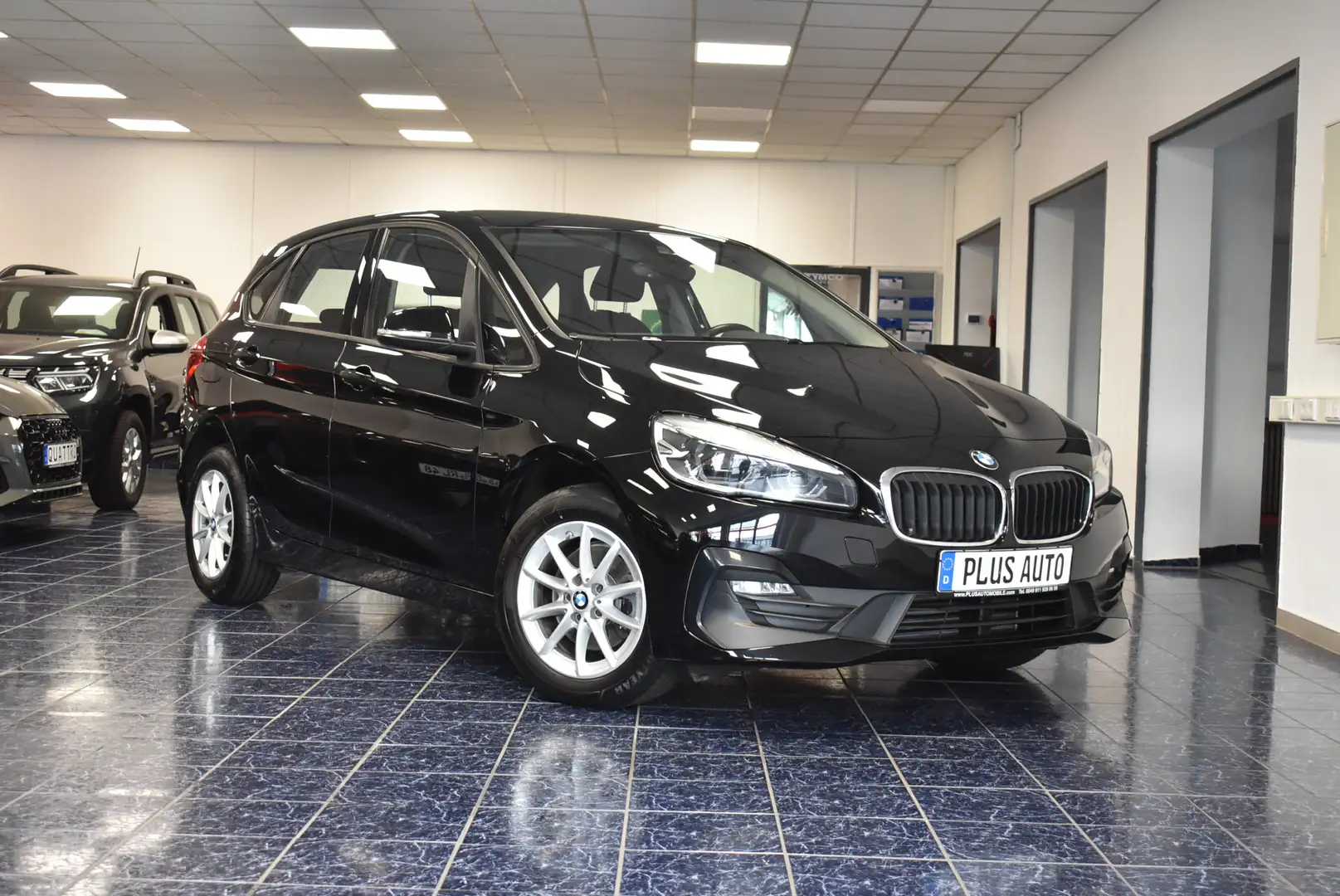 BMW 216 d Advantage Autom Navi LED PDC Schwarz - 1