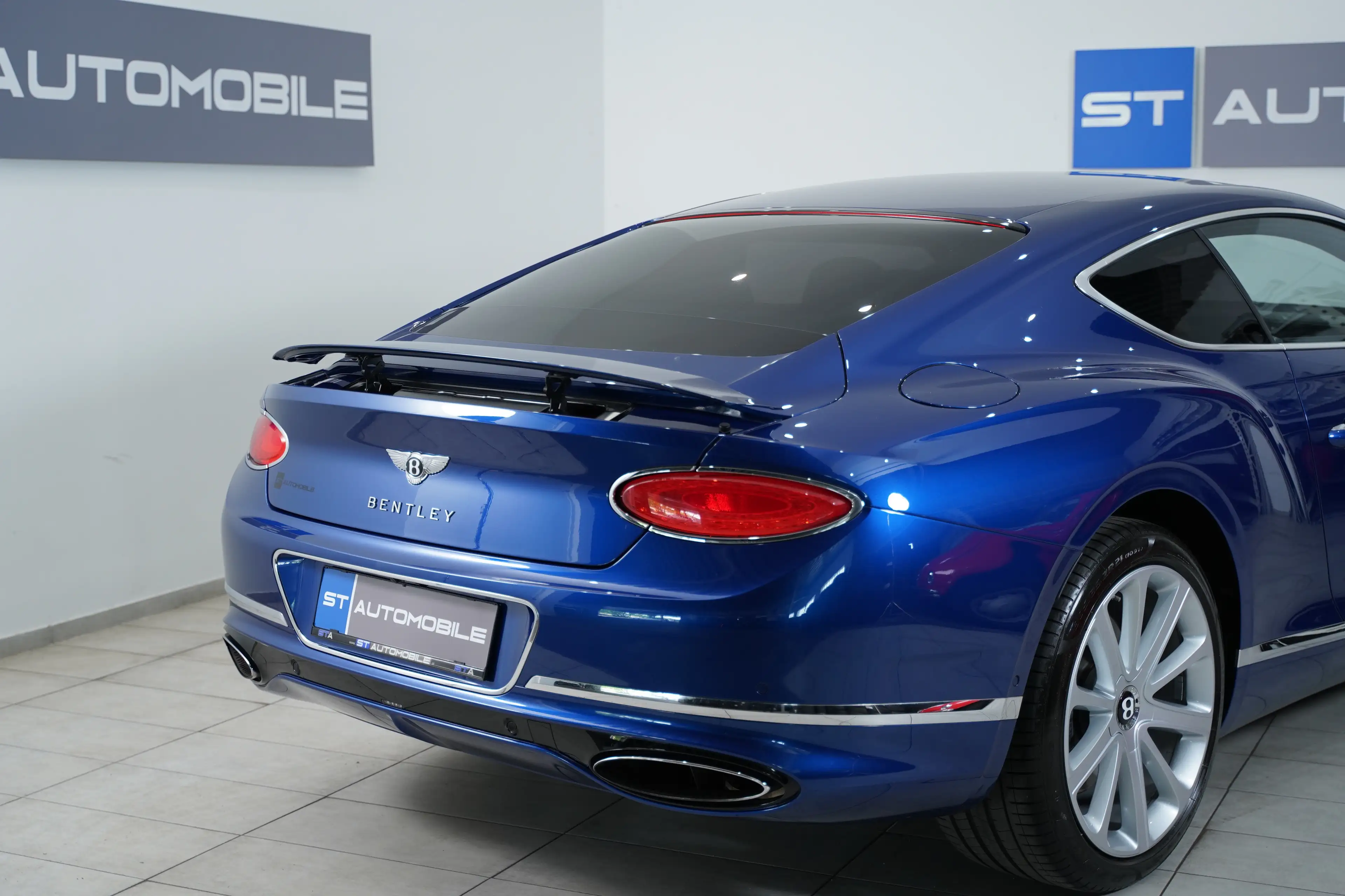 Bentley Continental GT Coupe 6,0 W12 Aut. // VOLL // MOROCCAN BLUE // — photo 7