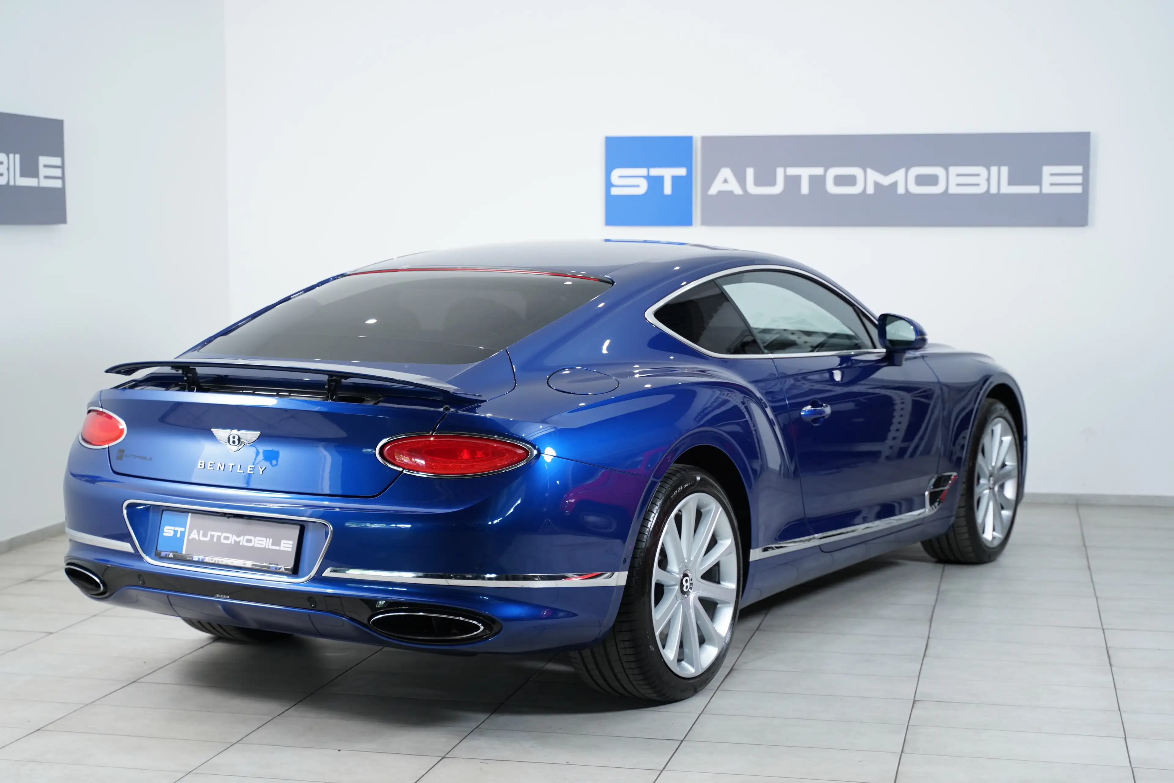 Bentley Continental GT Coupe 6,0 W12 Aut. // VOLL // MOROCCAN BLUE // — photo 3
