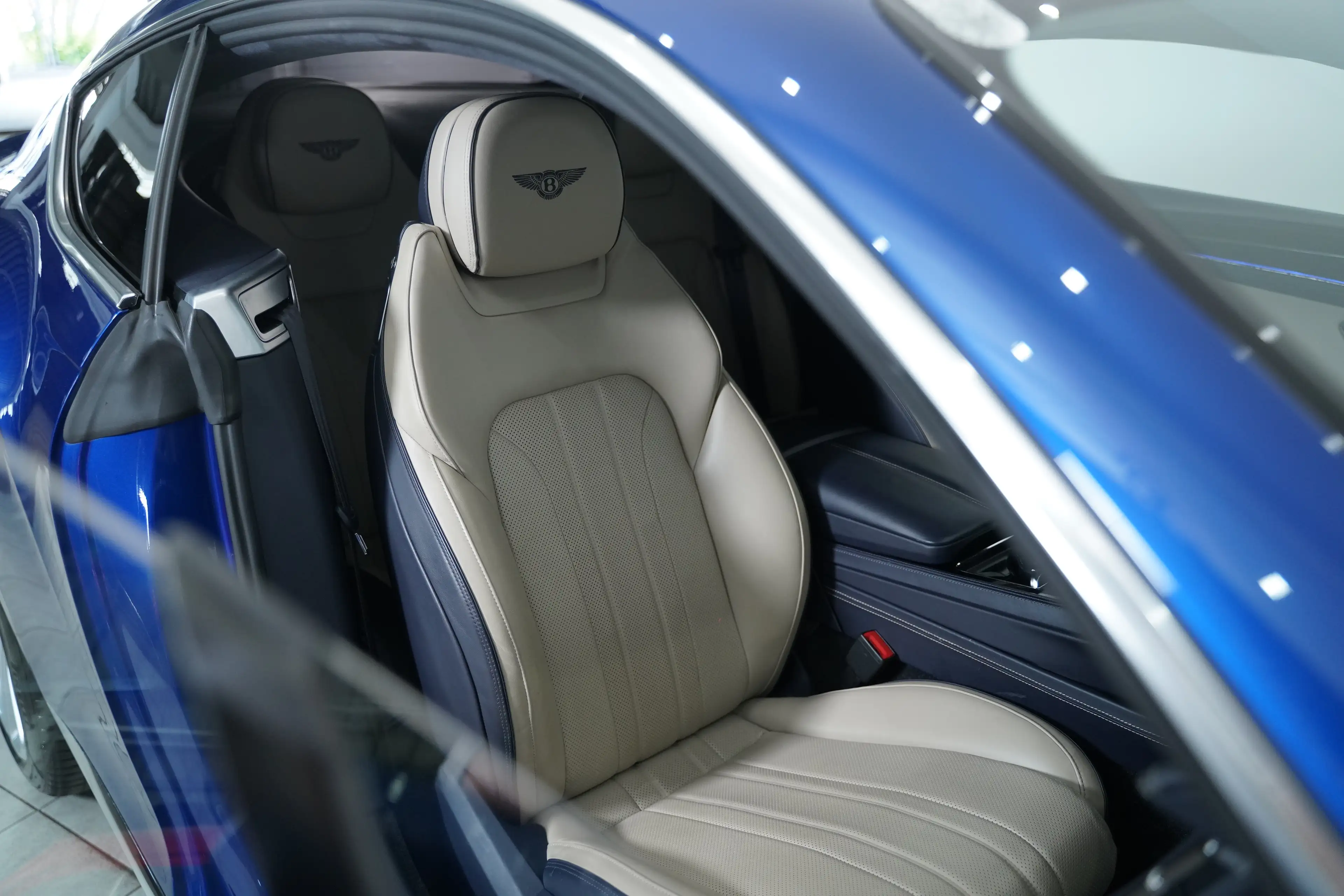 Bentley Continental GT Coupe 6,0 W12 Aut. // VOLL // MOROCCAN BLUE // — photo 15