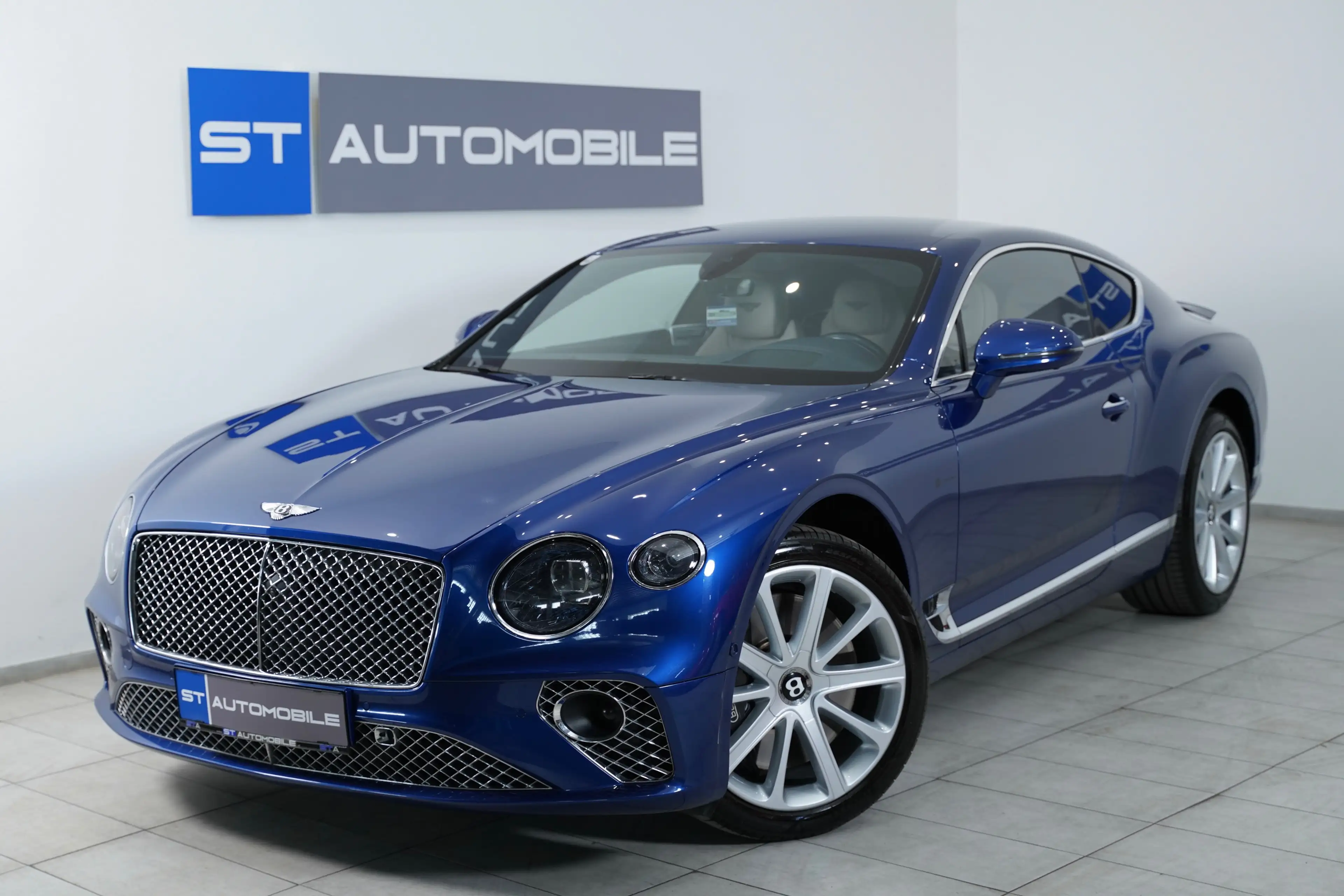 Bentley Continental GT Coupe 6,0 W12 Aut. // VOLL // MOROCCAN BLUE //