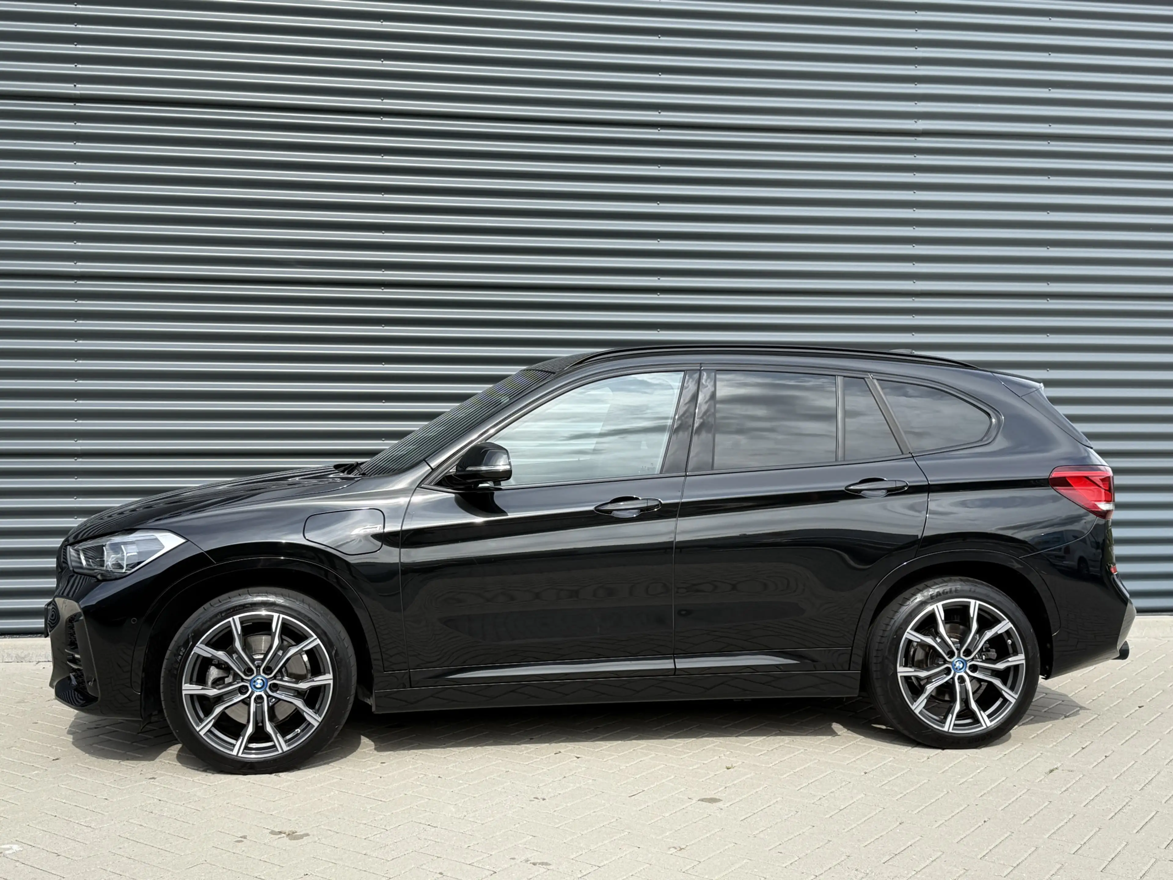 BMW X1 xDrive25e High Executive Trekhaak/Leder/Camera — photo 4