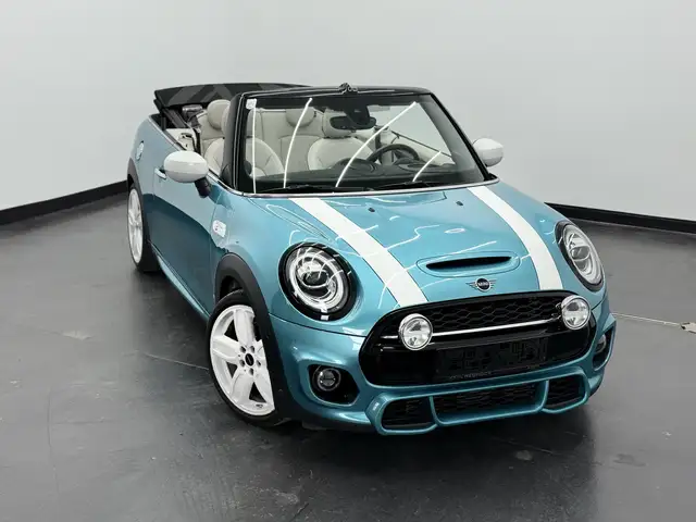 Mini Convertible view 5