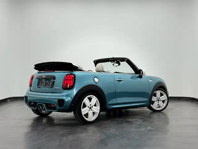 Mini Convertible view 13