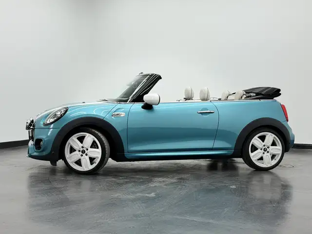 Mini Convertible view 12