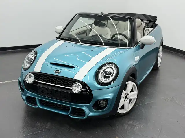Mini Convertible view 11