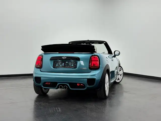 Mini Convertible view 14