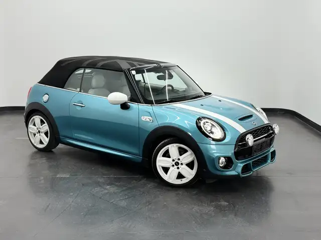 Mini Convertible view 7