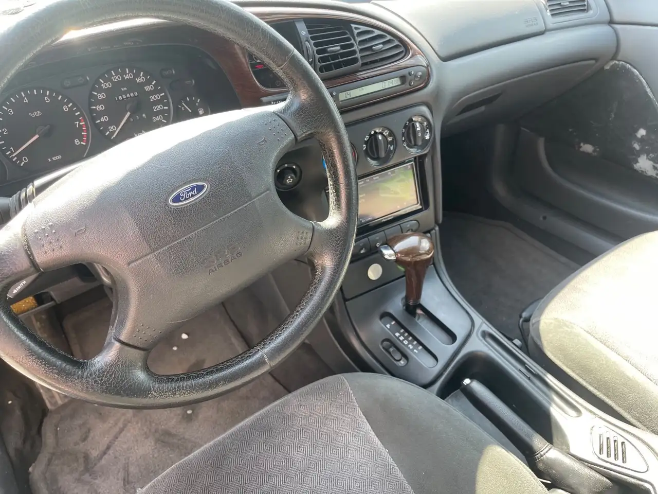 Ford Mondeo Ghia 2,5 l, foto 7