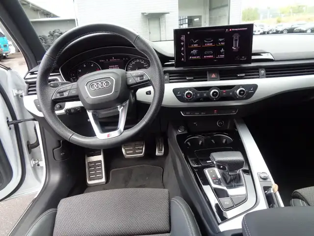 Audi A4 view 13