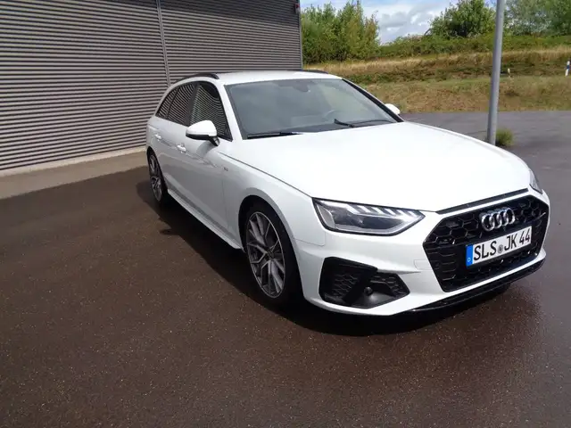 Audi A4 view 3