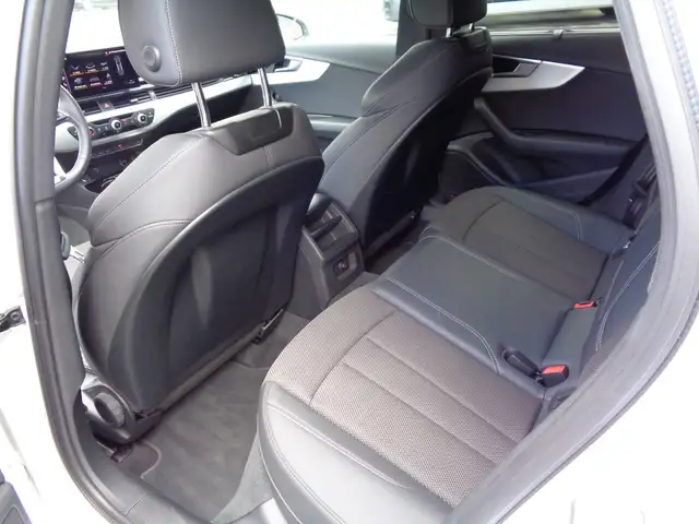 Audi A4 view 8