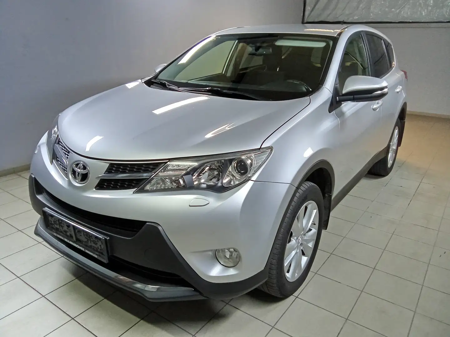 Toyota RAV 4 Life Grau - 1