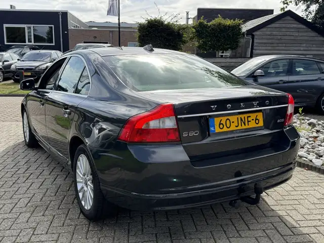 Volvo S80 view 10