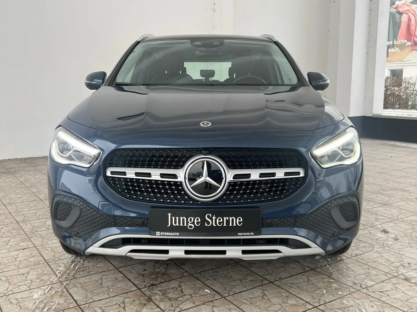 Mercedes-Benz GLA 200 GLA 200 Style/Distronic/Standhzg./Kamera/Navi LED Blau - 2