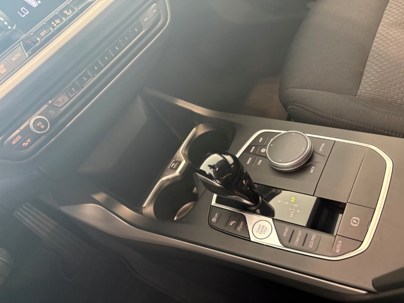 BMW 118 i 5-Türer Navi LED Sitzhzg PDC Tempomat — photo 11