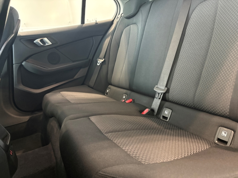 BMW 118 i 5-Türer Navi LED Sitzhzg PDC Tempomat — photo 12