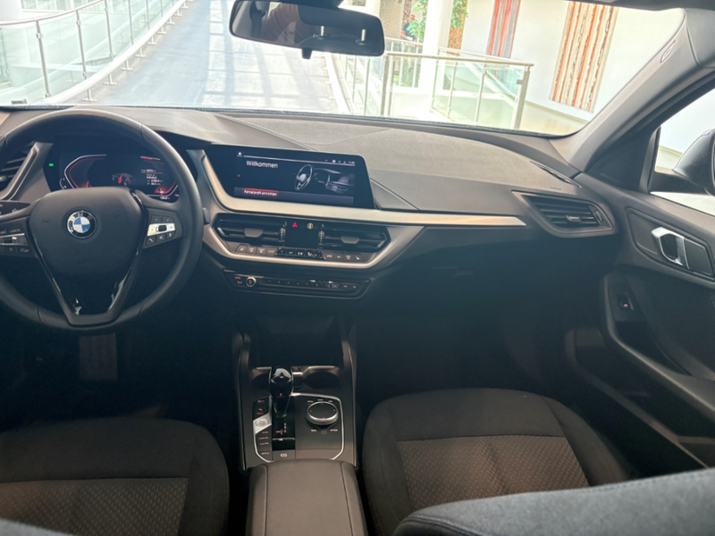 BMW 118 i 5-Türer Navi LED Sitzhzg PDC Tempomat — photo 5