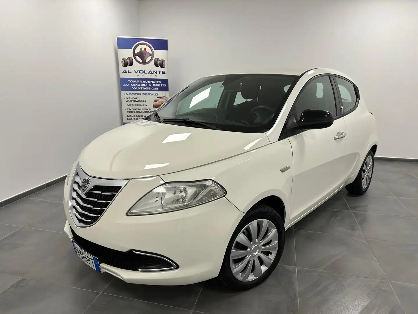 Lancia Ypsilon Ypsilon 1.2 69 CV 5 porte GPL Ecochic Gold Blanc - 1