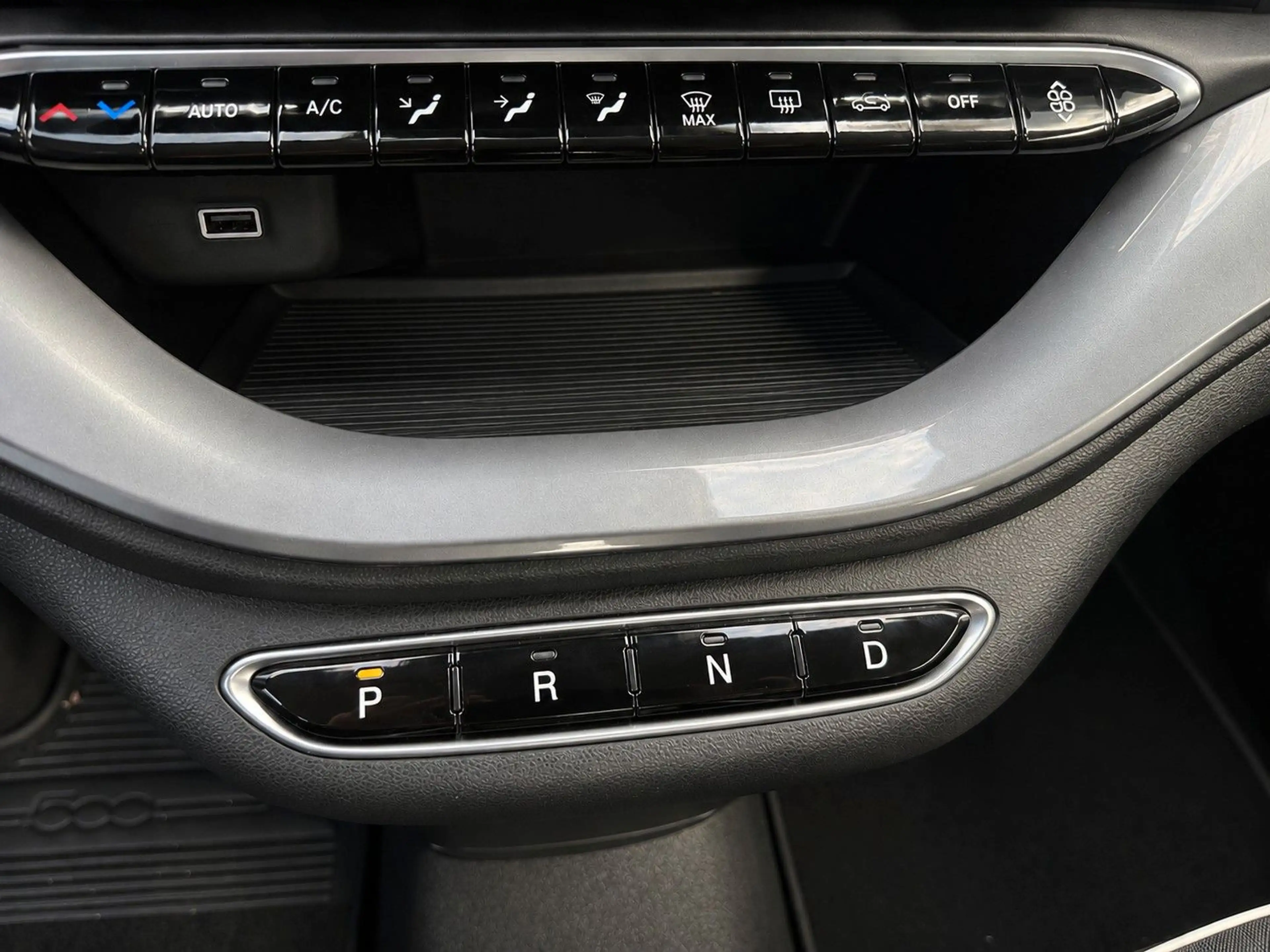 Fiat 500e *42kw/h, CarPlay/Andorid-Auto, PDC* — photo 14