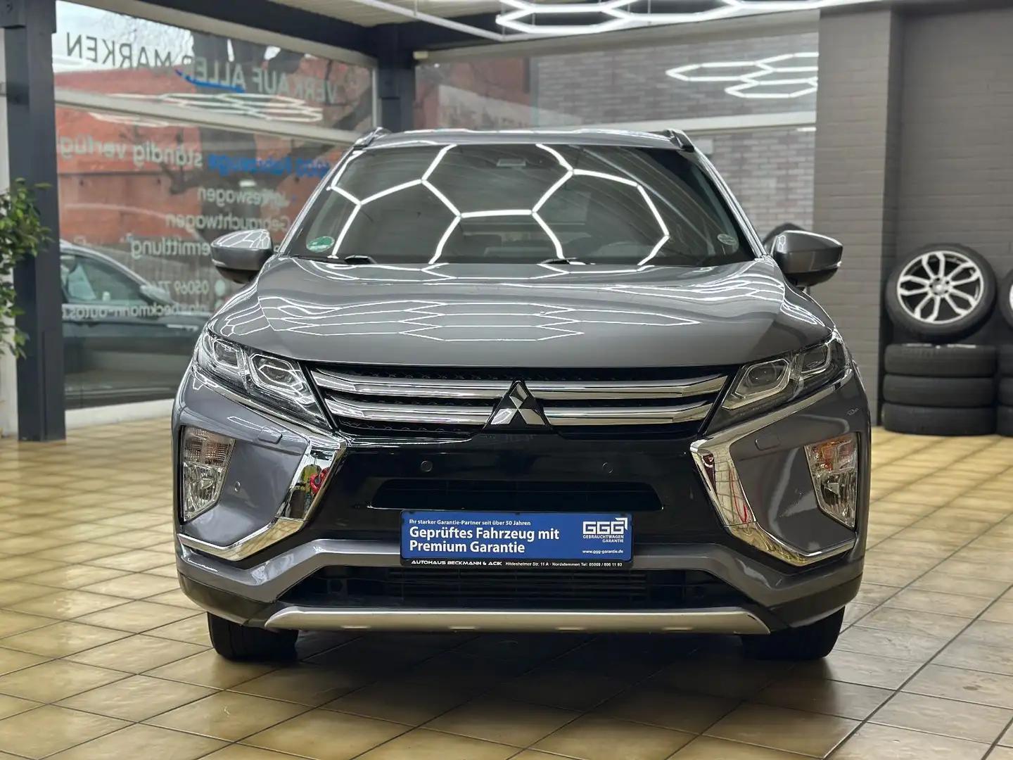 Mitsubishi Eclipse Cross Active+ 4WD*HU/AU* Grau - 2