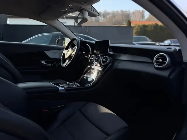 Mercedes-Benz C-Class view 14