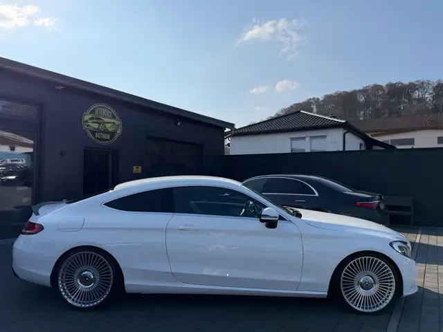 Mercedes-Benz C-Class view 8