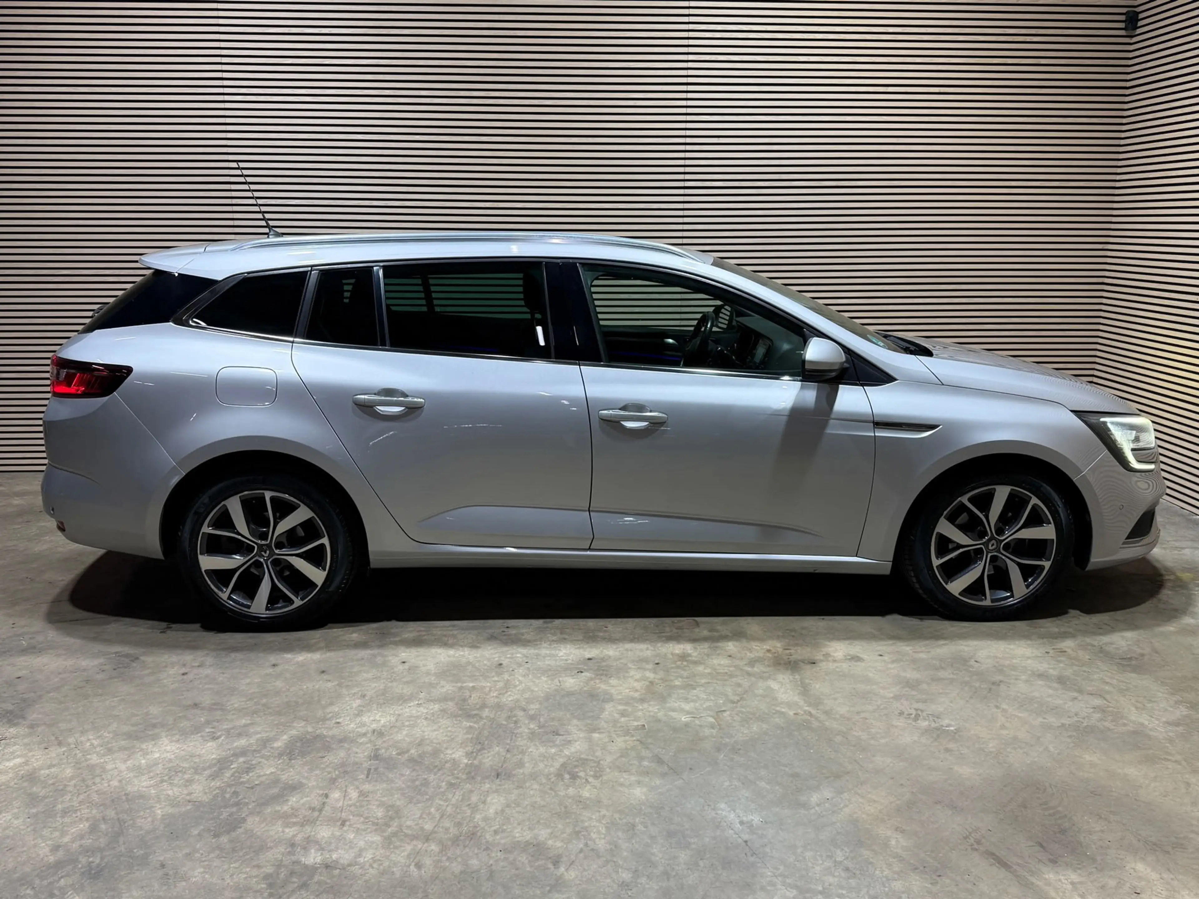 Renault Megane Estate 1.2 TCe Bose | Camera | Automaat | 1e eigen — photo 6