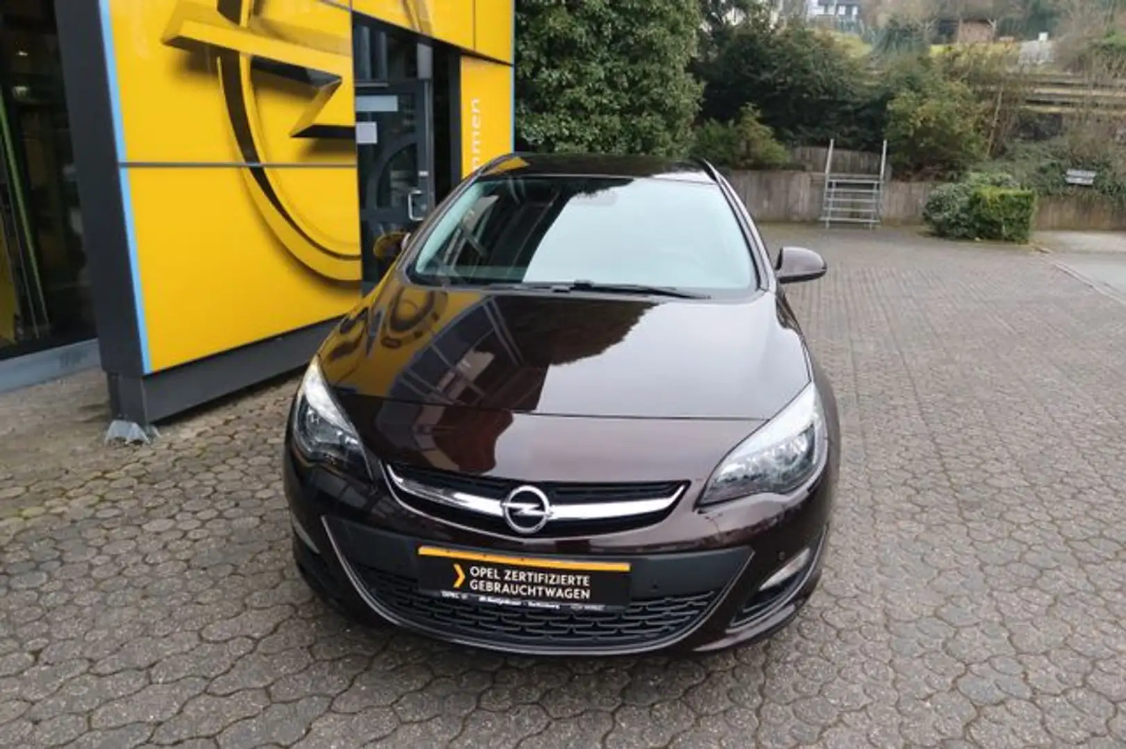 Opel Astra J Sports Tourer Style - 1