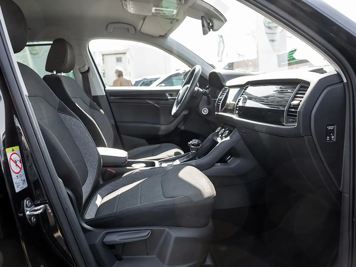 Skoda Kodiaq 1.5 TSI Drive 125 AHK KAMERA LED ALU A Schwarz - 2