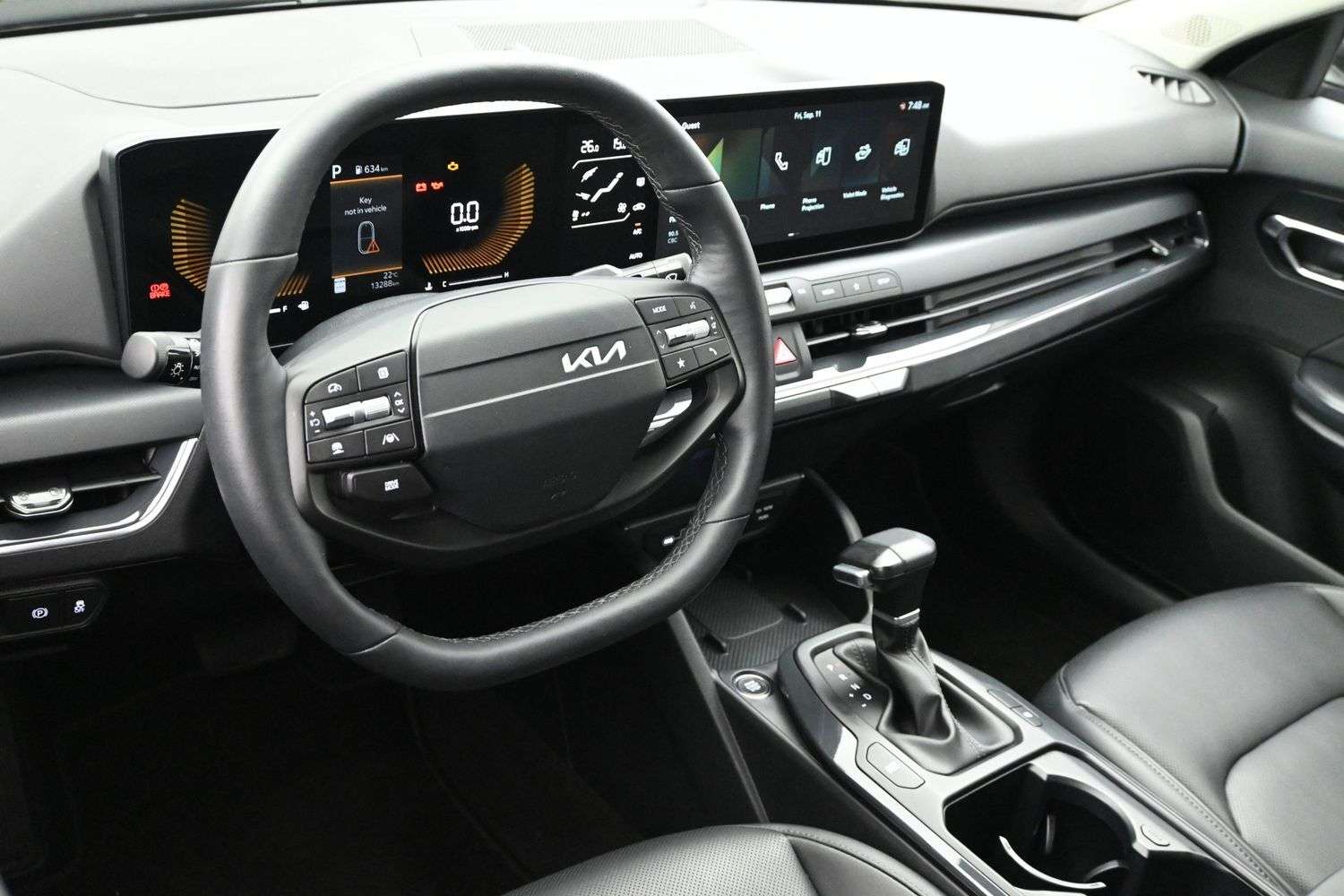 2026 Kia K4 EX Apple Carplay, Climate control, Leather, Heated — photo 1