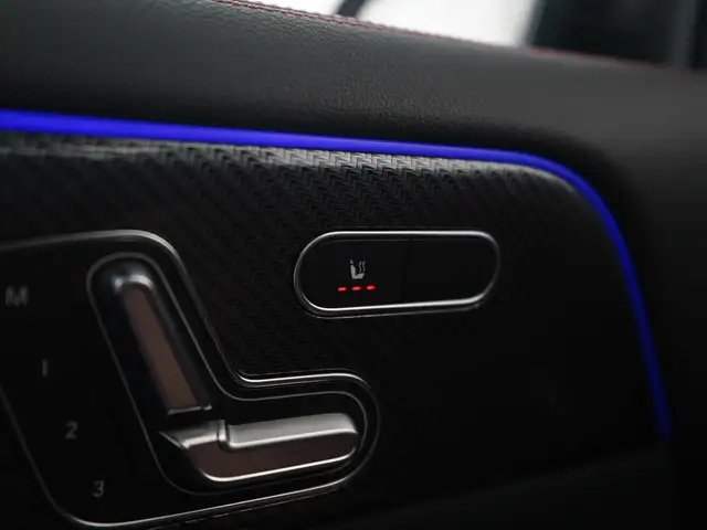 Mercedes-Benz Gla view 25