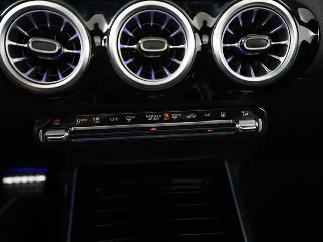 Mercedes-Benz Gla view 13