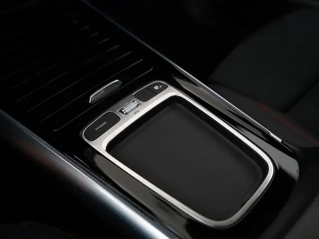 Mercedes-Benz Gla view 11