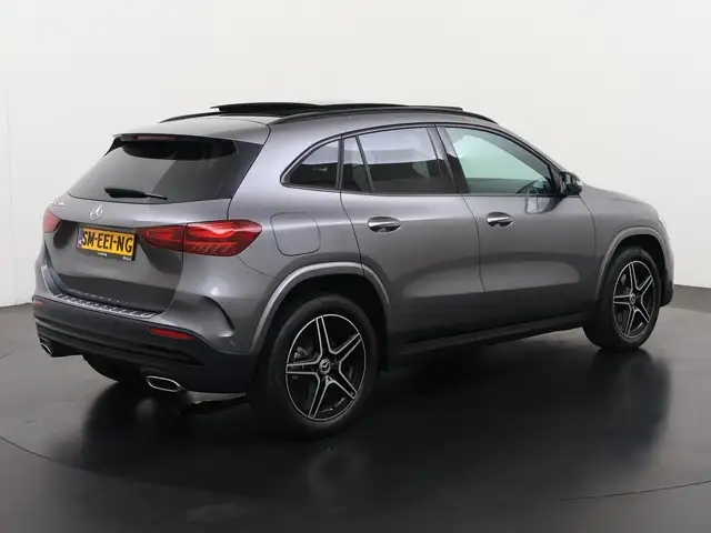 Mercedes-Benz Gla view 4