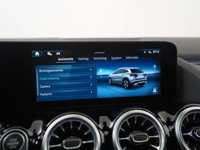 Mercedes-Benz Gla view 23
