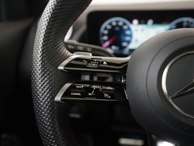 Mercedes-Benz Gla view 8