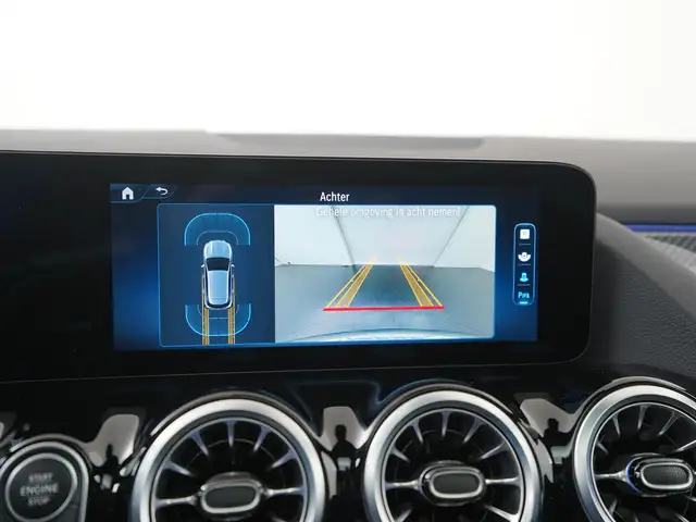 Mercedes-Benz Gla view 24