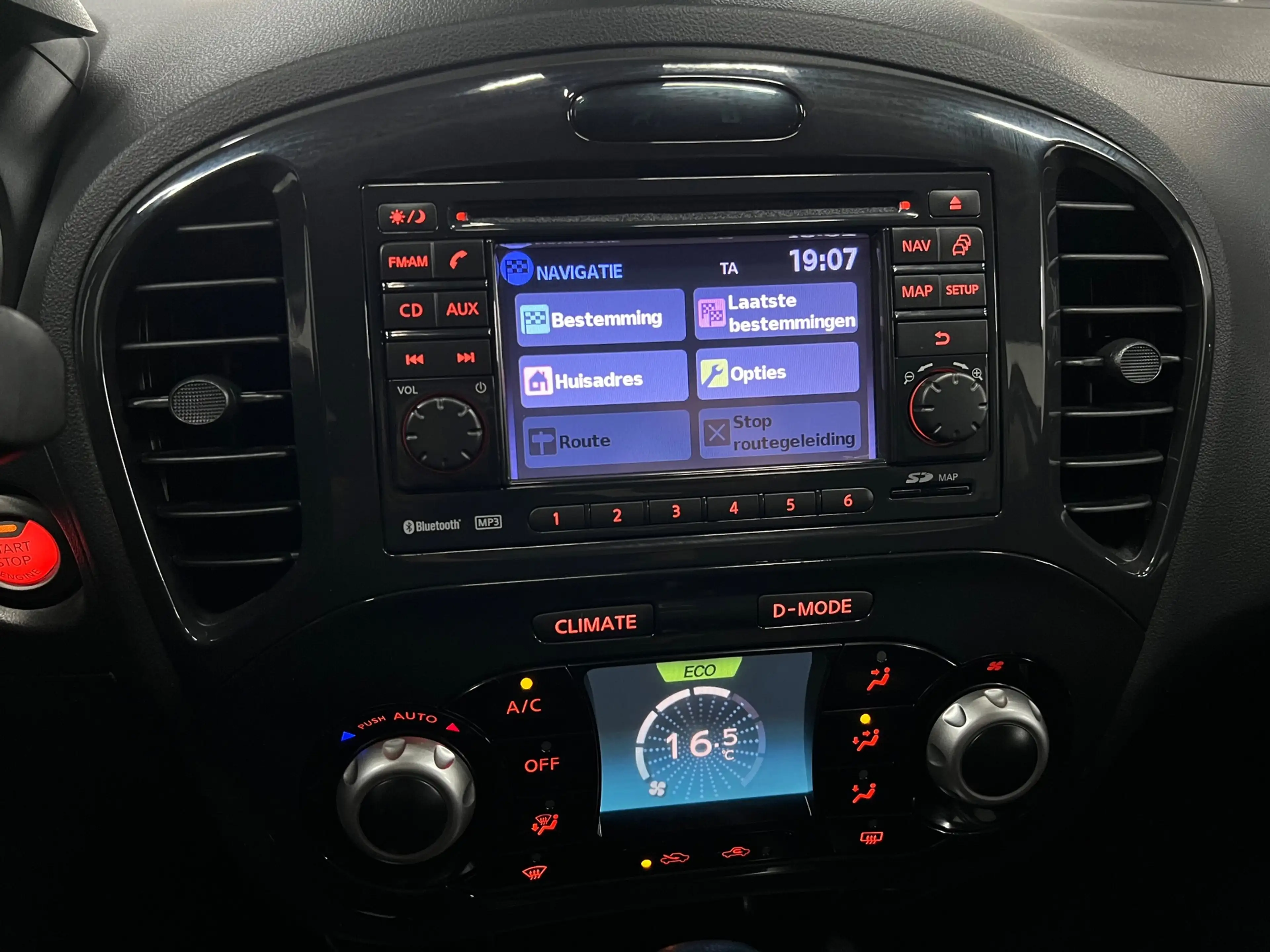 Nissan Juke 1.6 Tekna Automaat ECC / CAMERA / VOL-LEDER — photo 23