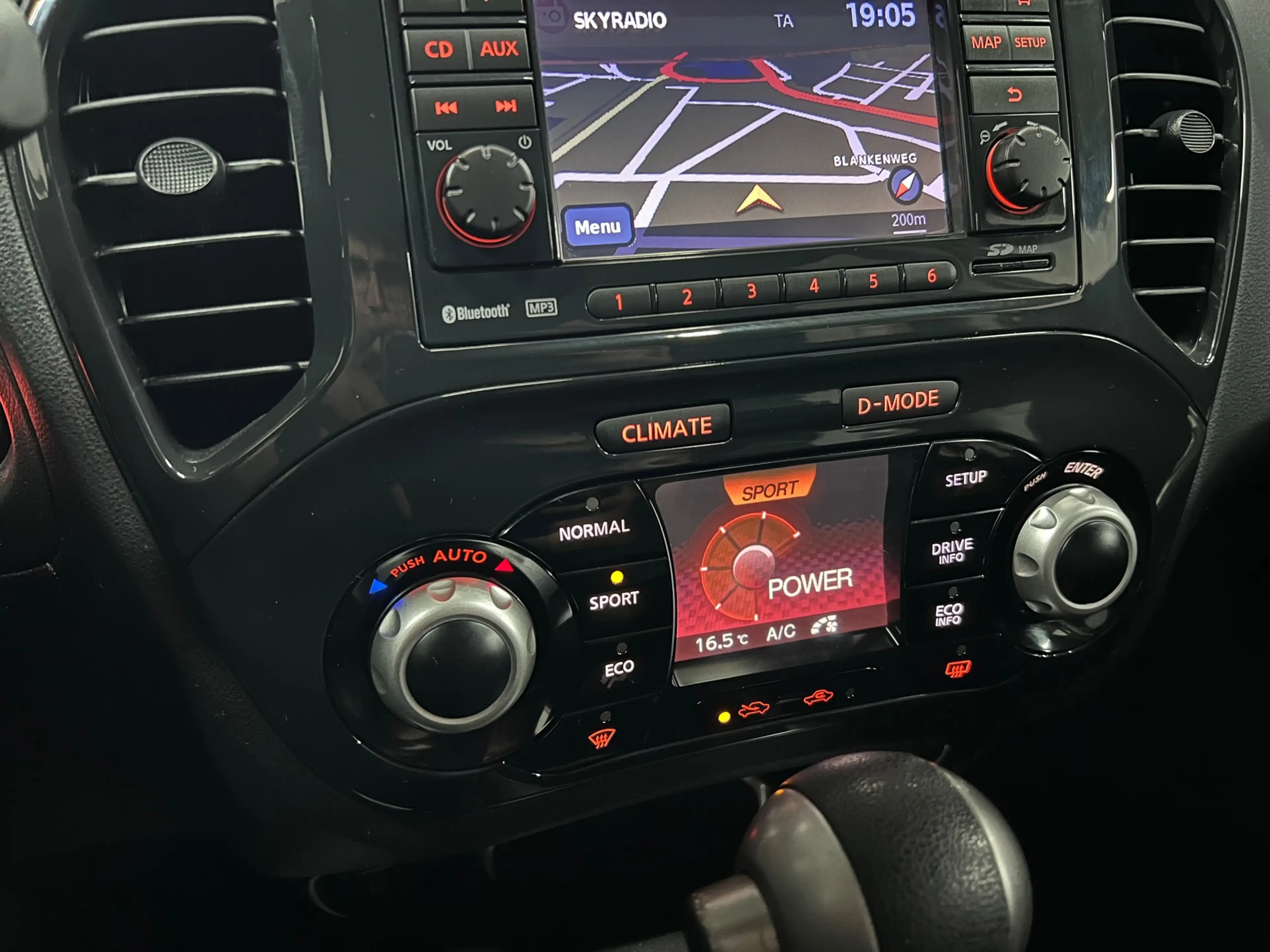 Nissan Juke 1.6 Tekna Automaat ECC / CAMERA / VOL-LEDER — photo 17