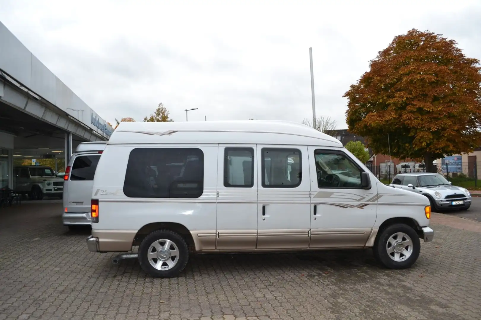 Ford Econoline Van E-Series  E-150  5,4 V8 Weiß - 2
