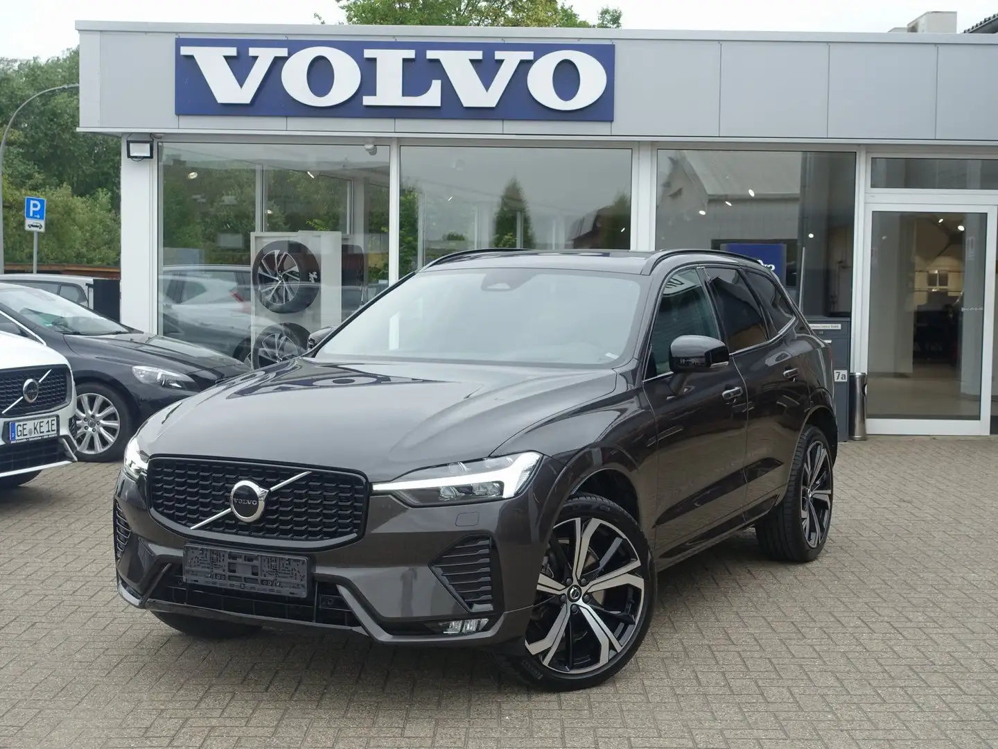 Volvo XC60 B4 AWD Ultimate /Panorama/ Standheizung Grau - 1