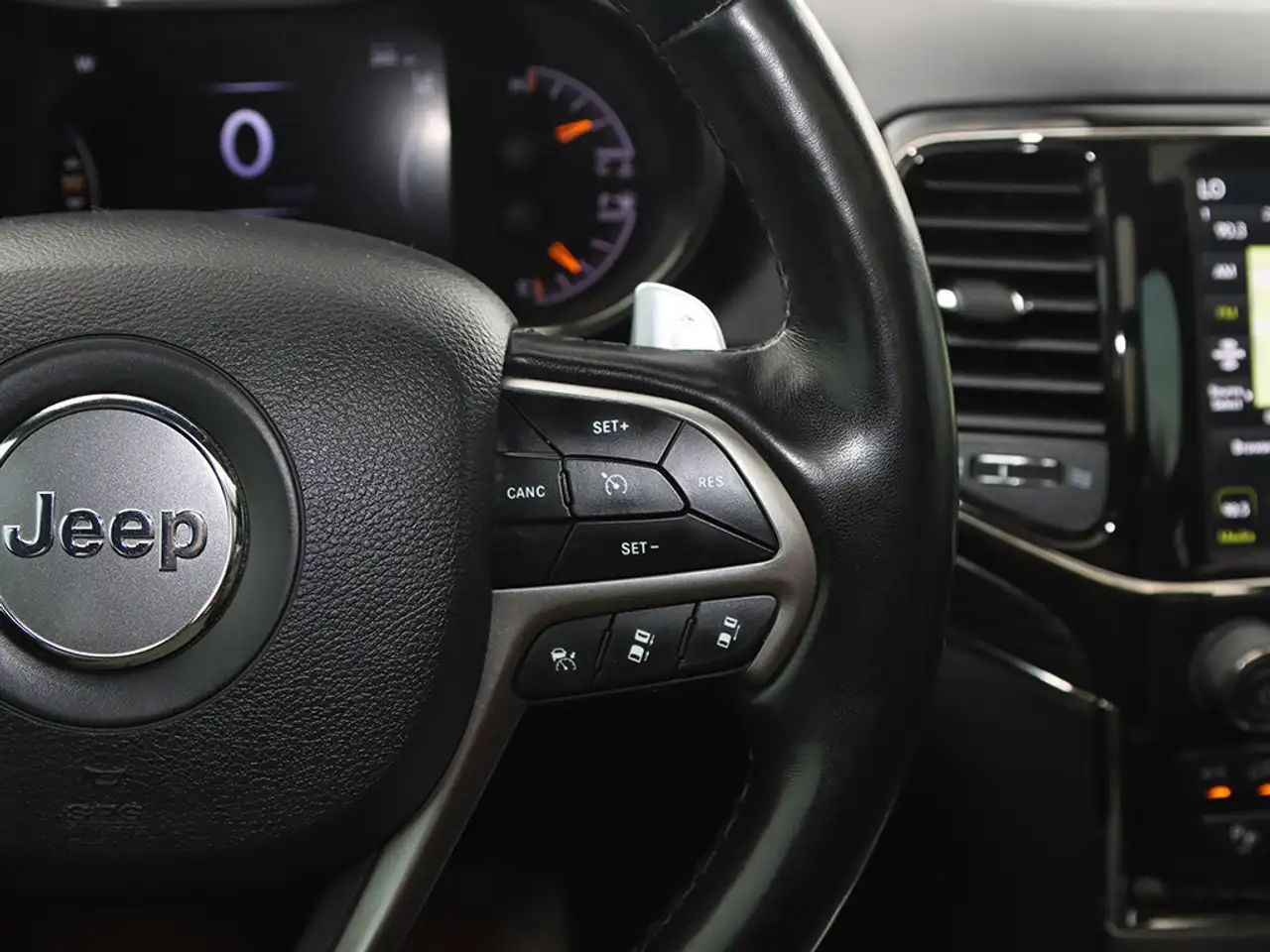 Jeep Grand Cherokee снимка Jeep Grand Cherokee