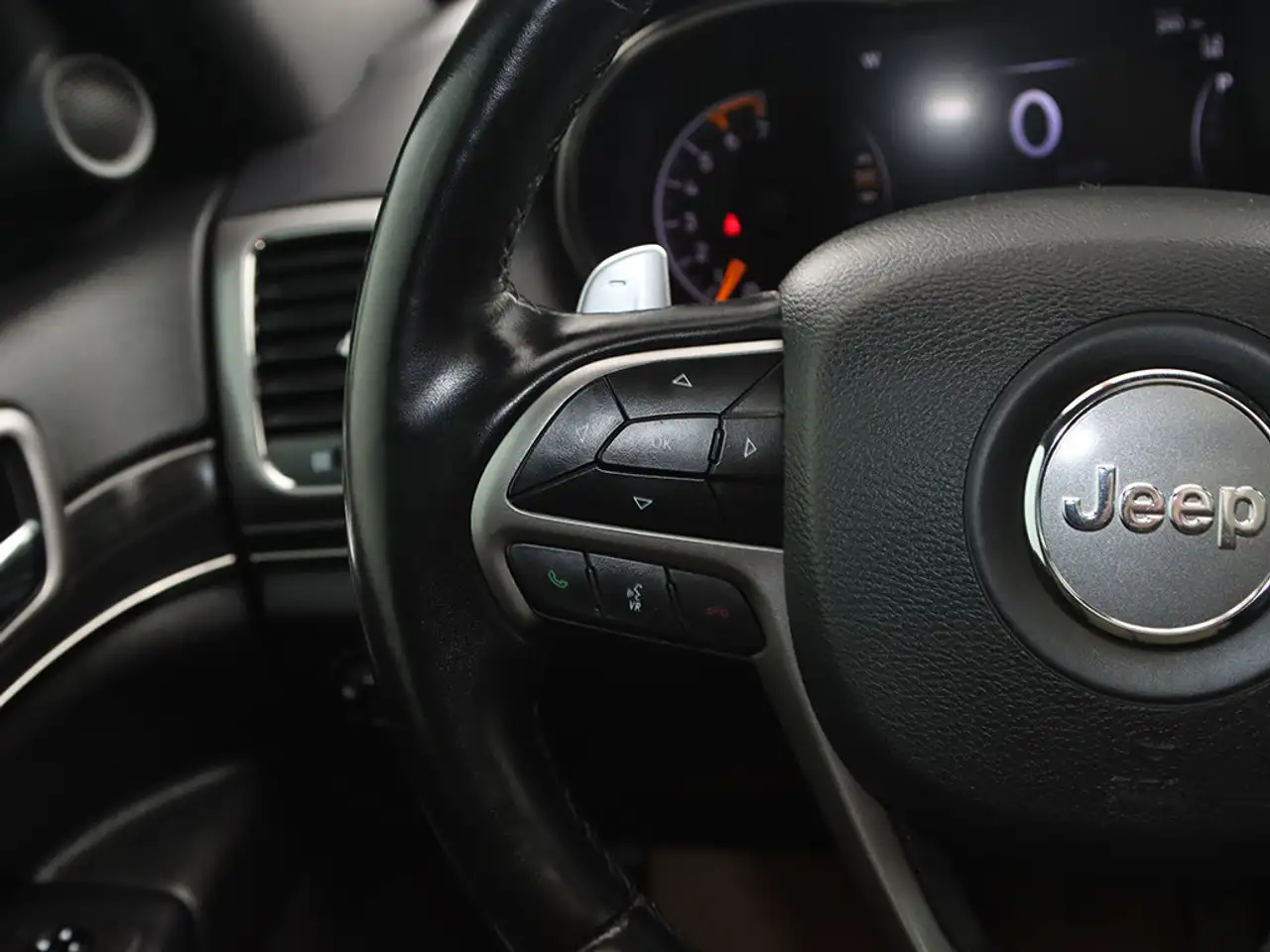 Jeep Grand Cherokee снимка Jeep Grand Cherokee
