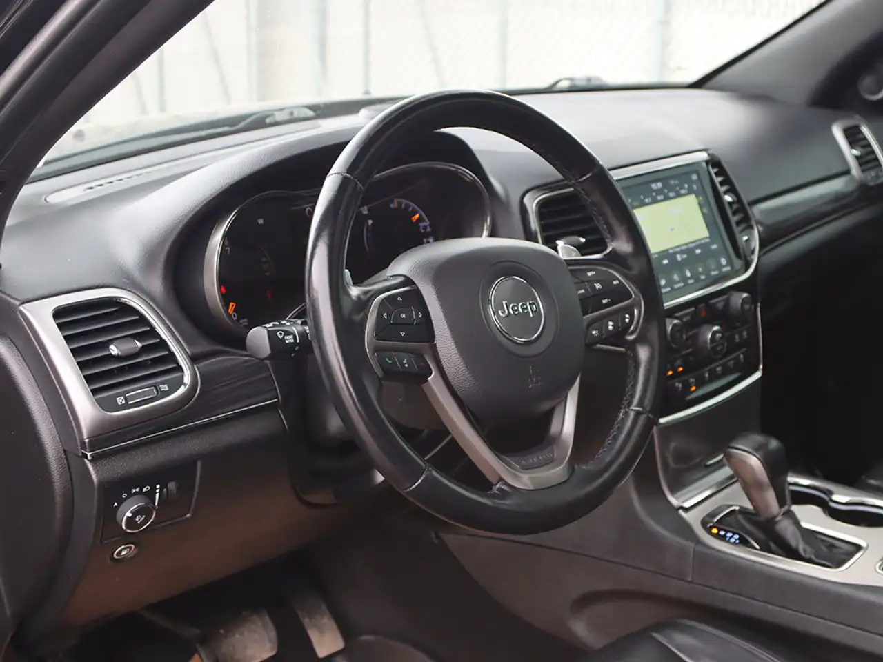 Jeep Grand Cherokee снимка Jeep Grand Cherokee