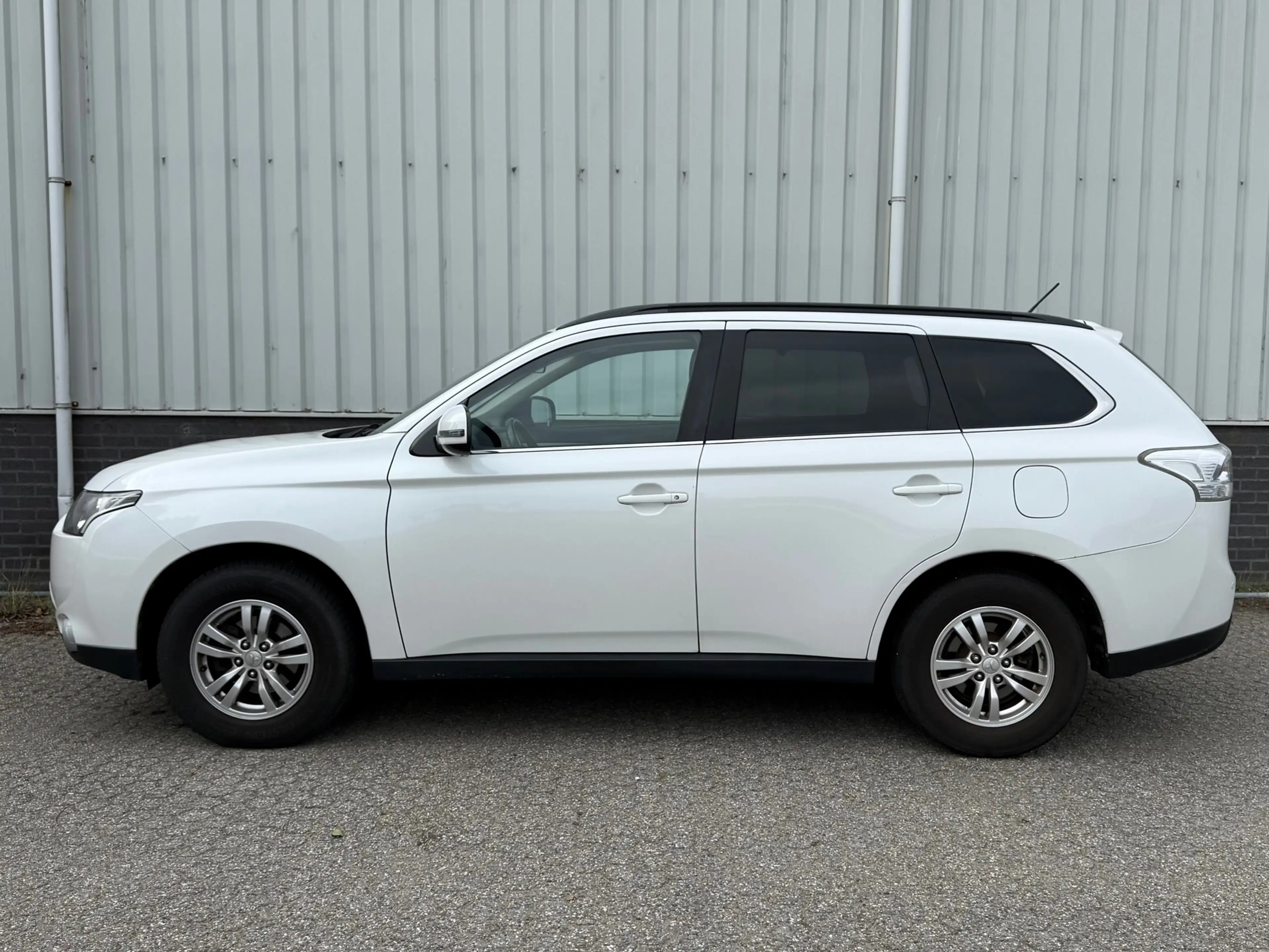 Mitsubishi Outlander 2.0 Intense Automaat Airco Cruise PDC NAP — photo 4