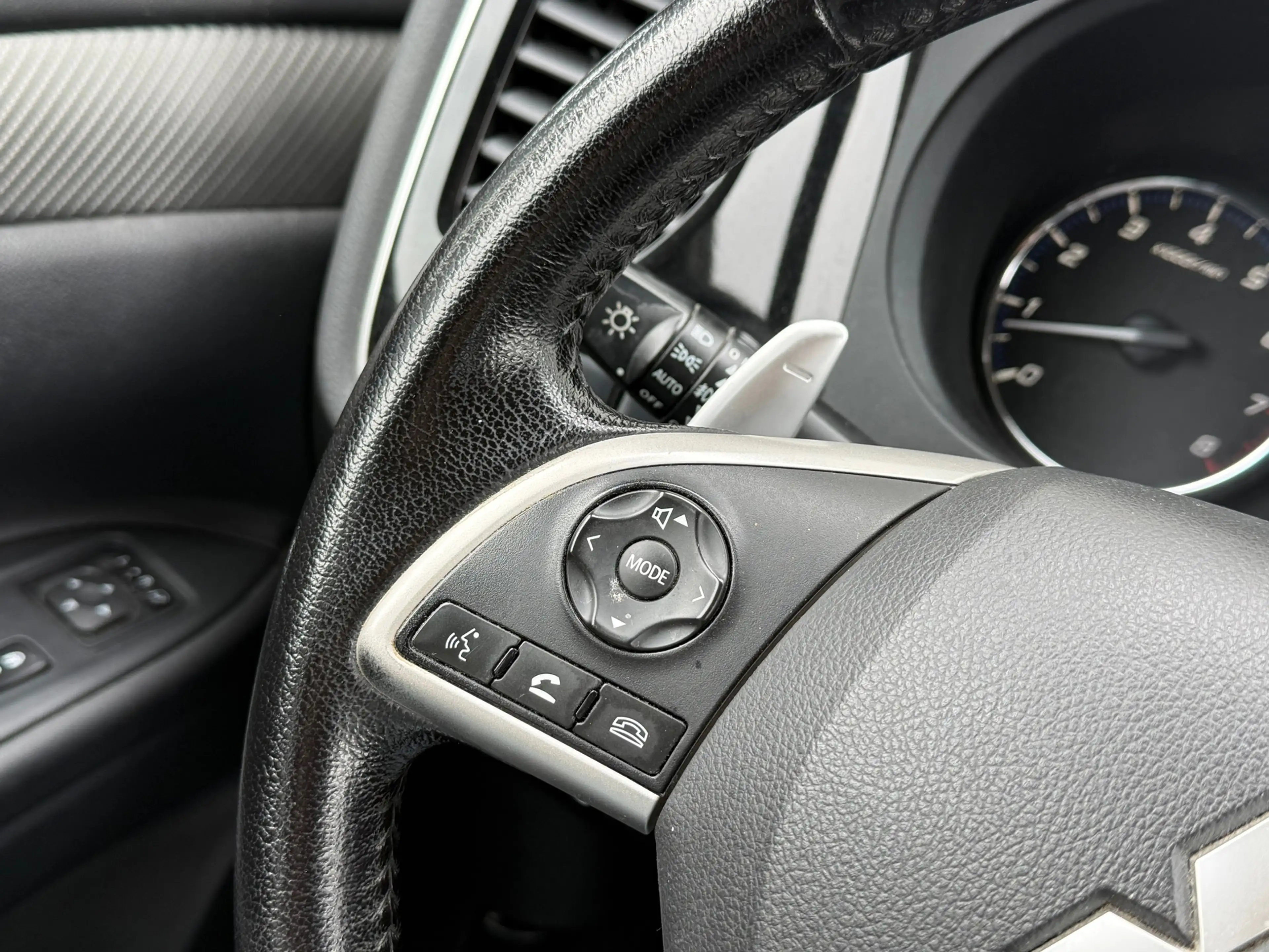 Mitsubishi Outlander 2.0 Intense Automaat Airco Cruise PDC NAP — photo 12